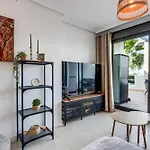 Charming 2br L Sunsetgolf 公寓 埃斯特波纳