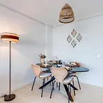 Charming 2br L Sunsetgolf 埃斯特波纳